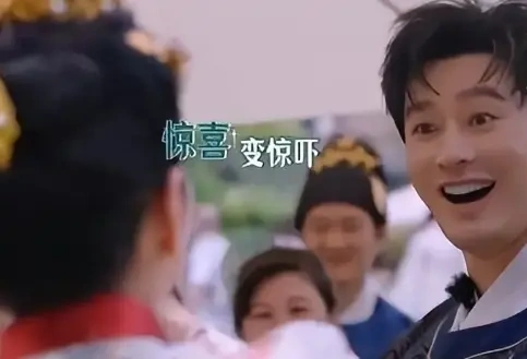 黄奕黄晓明已不是当初的萧剑小燕子了”消息，冲上热搜！