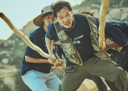 《大场面》一点也不“大”，就是个加长版的小品