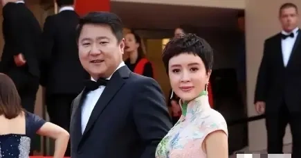 一家人满满的幸福感，网友不禁怀疑，这是要破之前的婚变传闻？