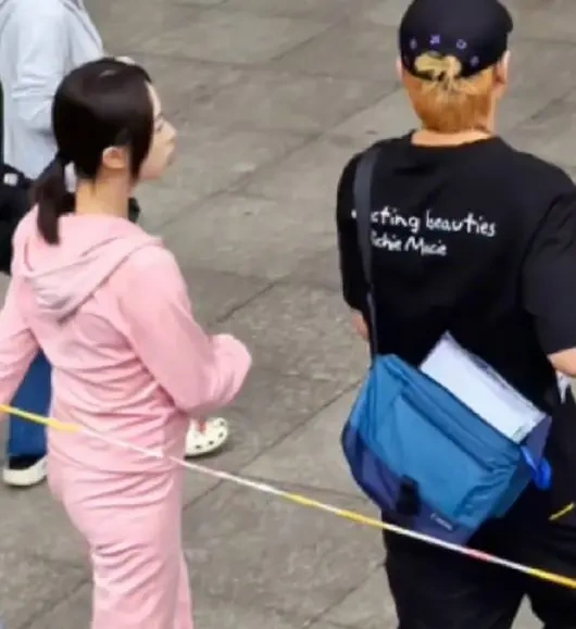 和洪尧领证7天吴谨言新路透肚子明显？