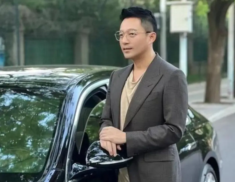 具俊晔人在家中坐锅从天上来？