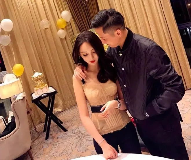 叶珂前夫愤怒发文！曝叶珂对孩子置之不理，嫌弃她太丢人现眼