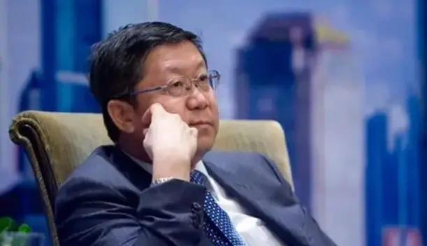 大搞“雅腐”的“老虎”受审！曾将数百万公共财物据为己有
