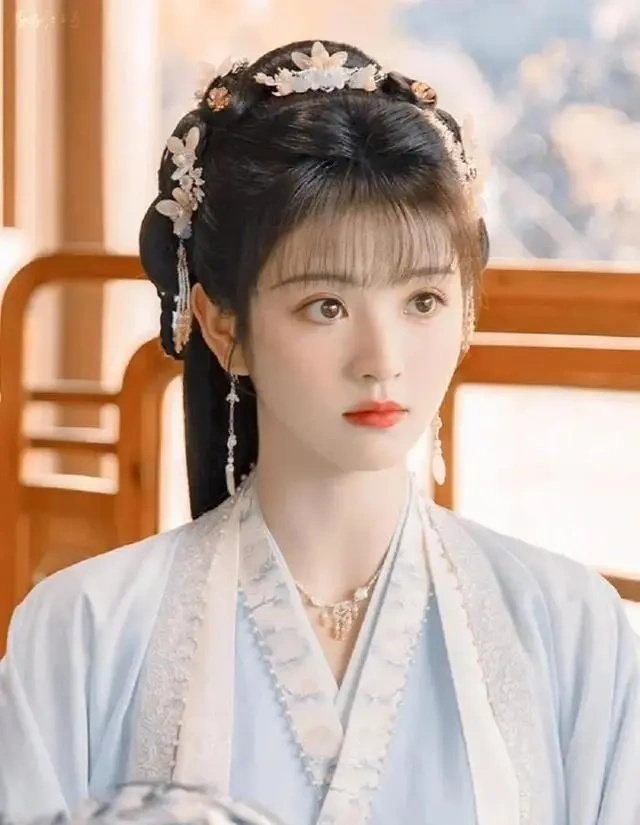 《半熟男女》4位美女，董洁第4，田曦薇第2，第1靠气质赢了