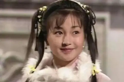 现在的李绮红更是重返演艺界，估计是不想为当年因病退圈留下遗憾