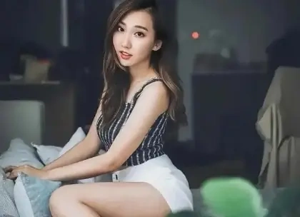 32岁的TVB人气女星吴紫韵，今日在香港半岛酒店和圈外男友结婚