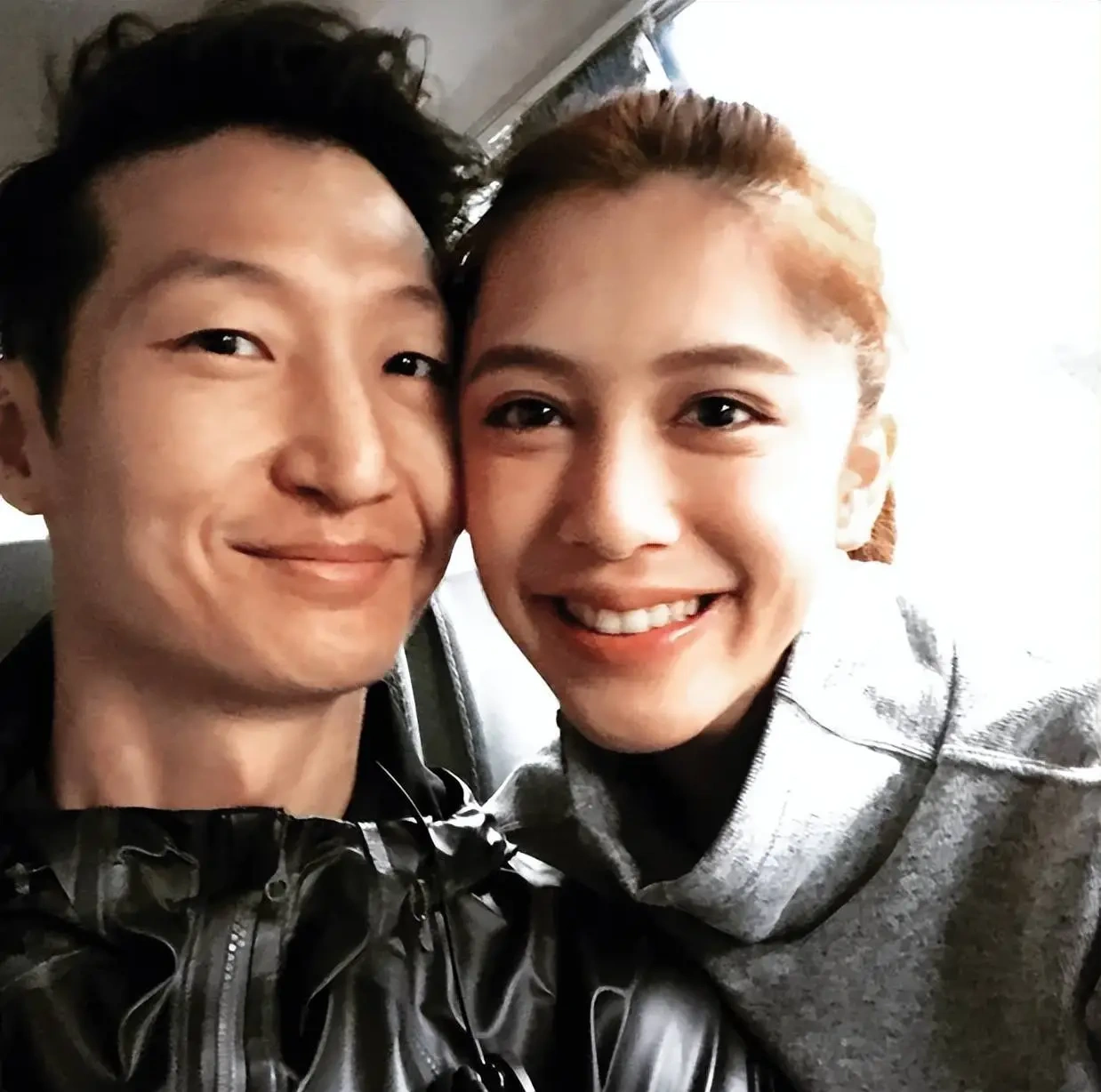 洪金宝飞往台湾看望准儿媳