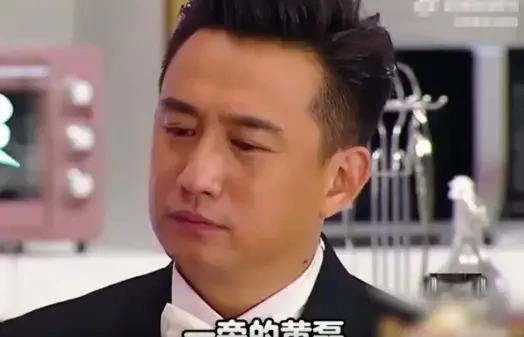 黄磊竟直接伸手指进别人碗里尝味道
