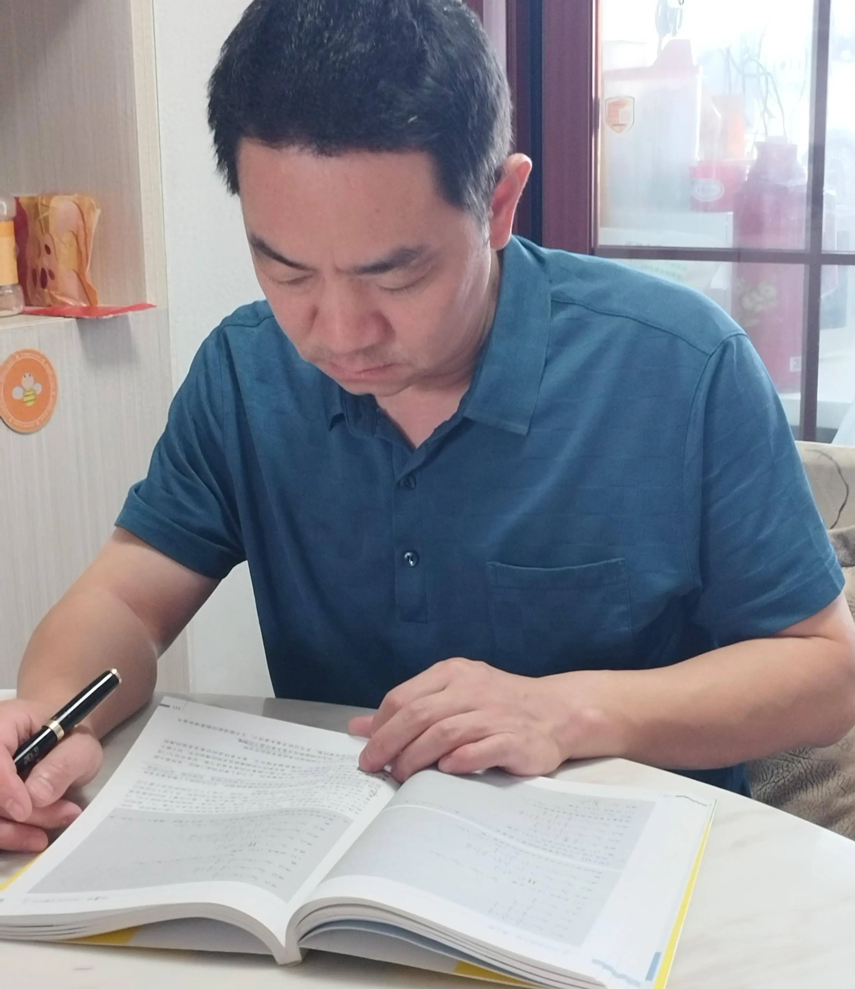43岁的大叔胡长青毅然决然的辞职考研，引发网友热议！
