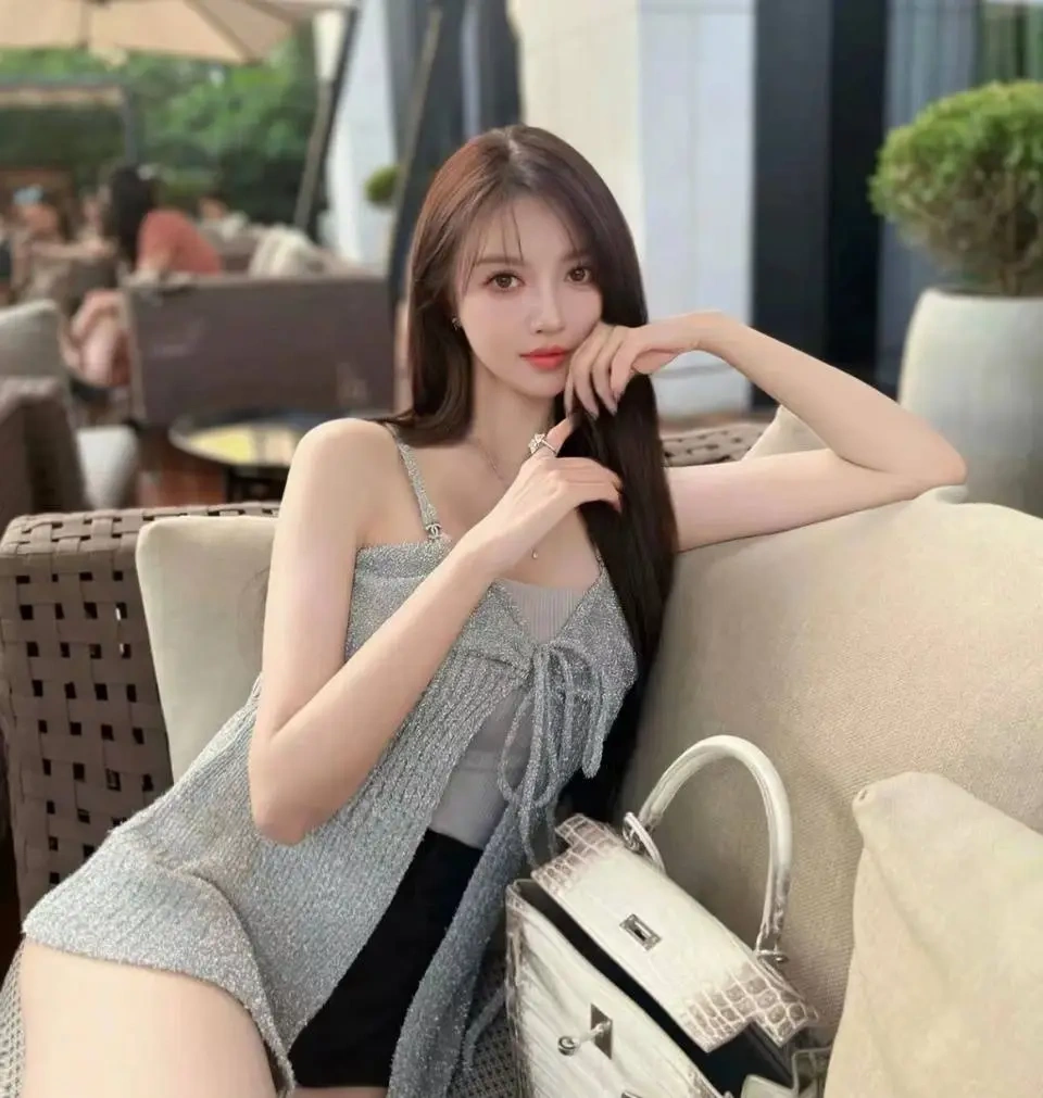 叶珂发文退出网络，维护黄晓明，营造人设已坍塌