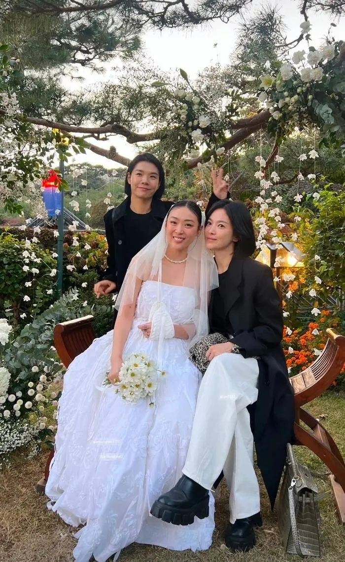宋慧乔金高银Jennie婚礼争艳超美！众多帅哥美女亮相