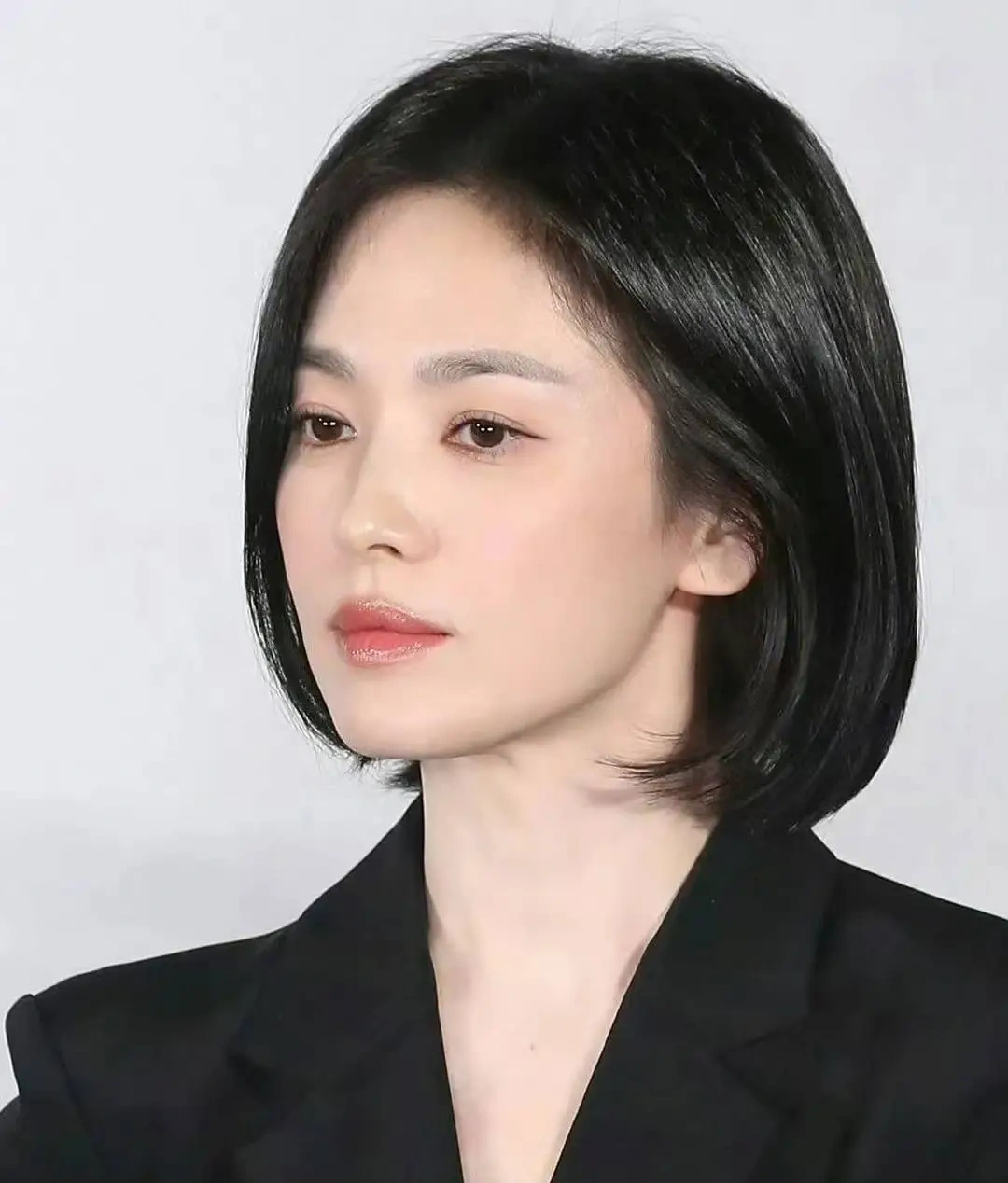 宋慧乔状态也是太绝了，水灵灵的存在，简直就是中年女星保养标杆