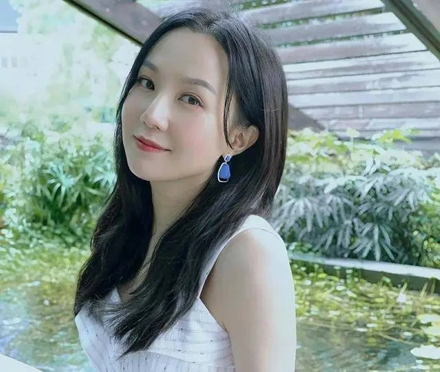 TVB女星约满离巢，今年仅拍一部剧，16岁打三份工为父还债