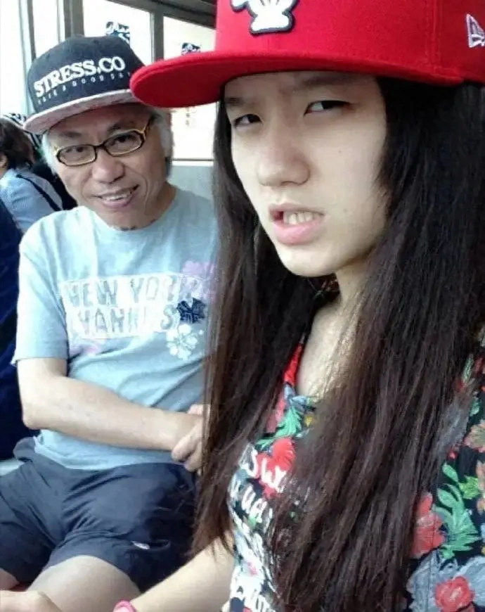 同样是“老少恋”，把林靖恩与杜星霖形成了极大的对比