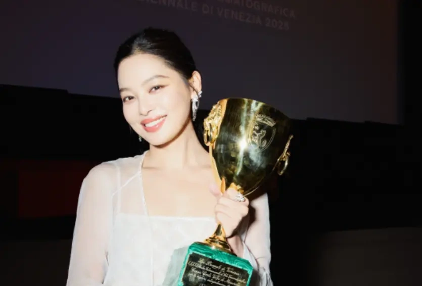 辛芷蕾获奖后首发声：女演员之间很和谐，反对恶意比较，呼吁尊重与共进