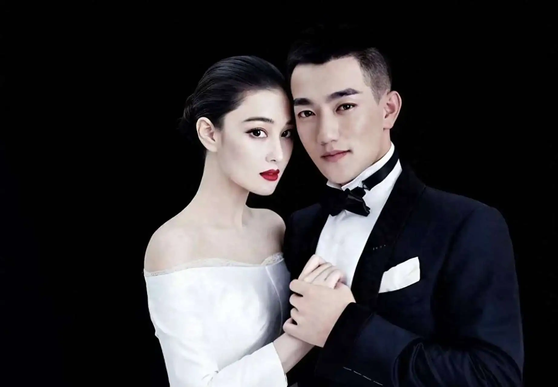 张碧晨演唱会现场惊喜！张馨予何捷夫妇罕见同框，甜蜜互动引爆全场