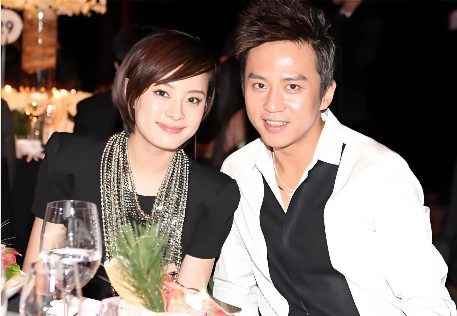 二十年感情也翻车？内娱最稳夫妻被曝“早已破裂”，真相到底如何？