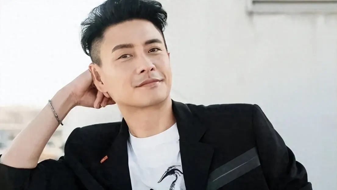 黄宗泽现身活动，自曝是购物狂，回应吴卓羲爆粗是小事