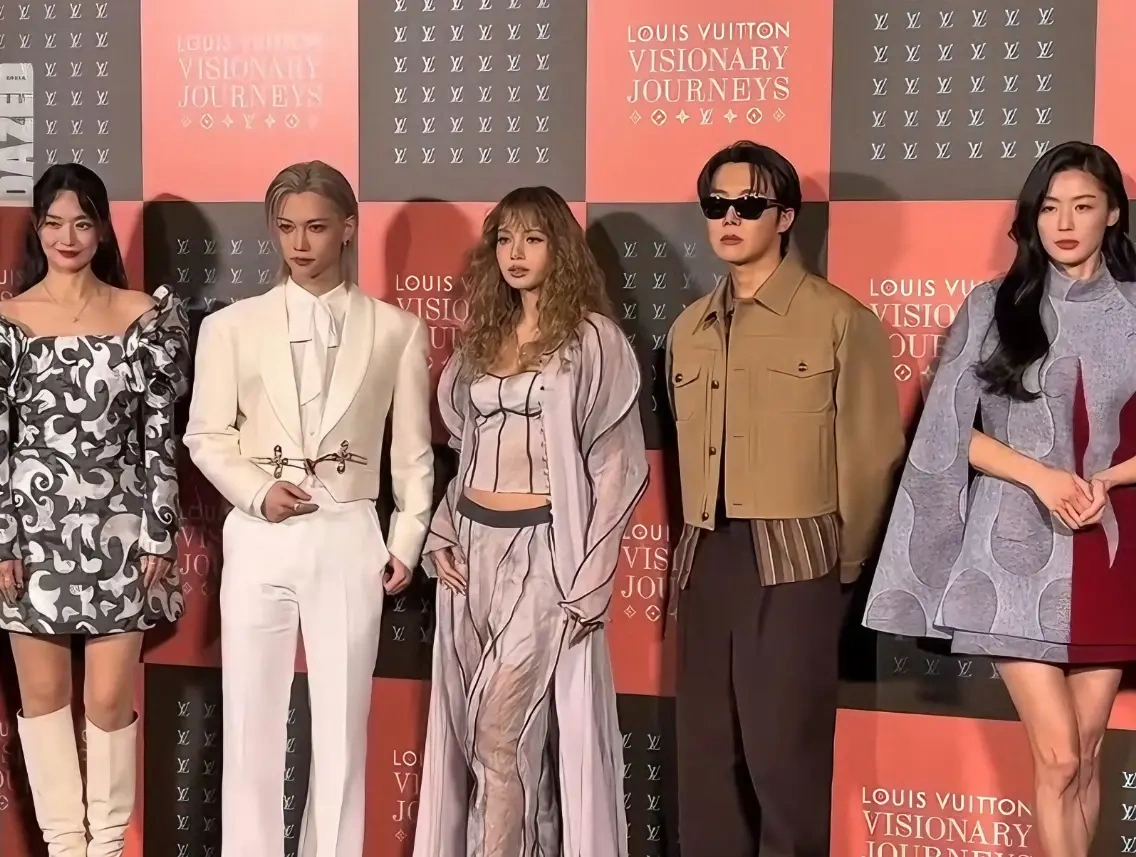 谁能想到？Lisa LV活动力压韩娱天花板,和全智贤、孔刘同框还站 C 位!