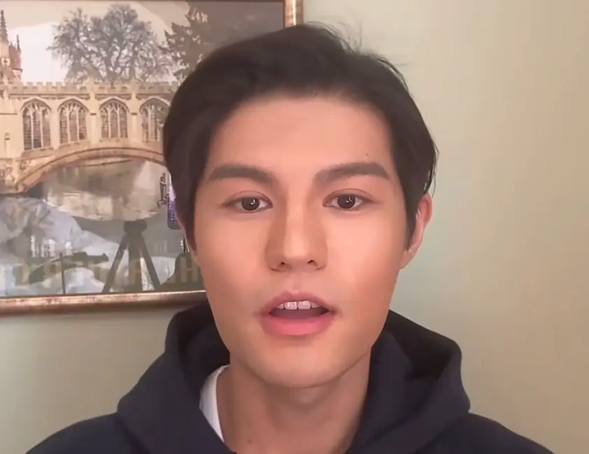 《有你的恋歌2》中宾利哥把痞幼的百万豪车认成老头乐，后续直播回应引争议！