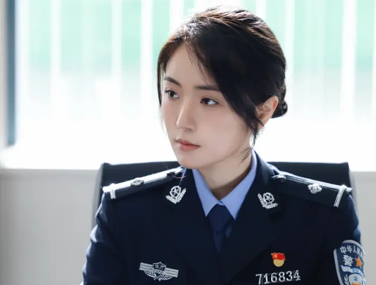 演员张可盈凭实力出圈！从刑警到侠女，七年打磨走出实力派进阶路~