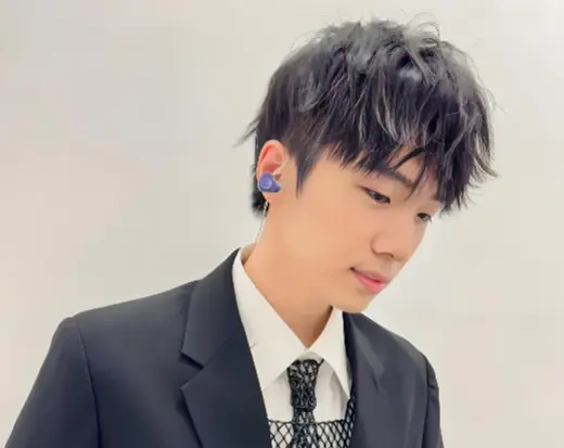 曹杨新歌《等烟火照亮我》上线！翻唱《初恋这件小事》片尾曲，温柔诉说青春暗恋~