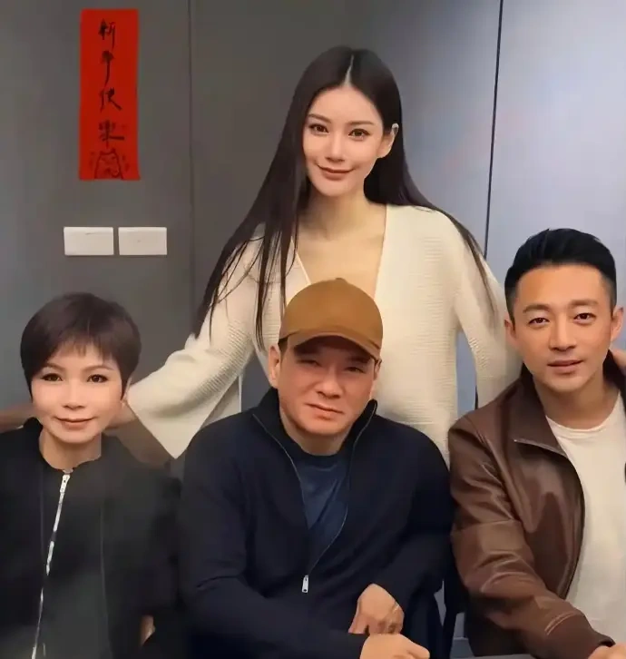 张兰回应汪宝随母姓争议！律师发声亮底线，马筱梅硬气坚持不妥协