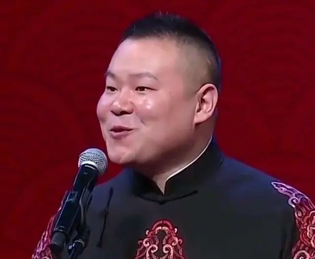 岳云鹏带俩闺女度假，瘦身后状态极佳，大女儿身高近 1 米 7