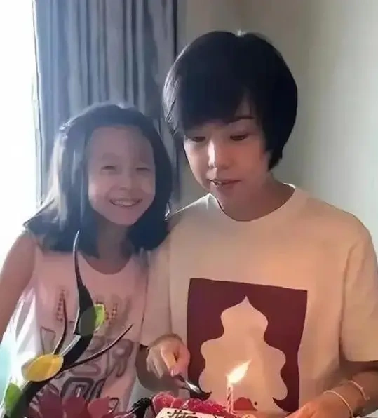 张怡宁买菜被嘲寒酸，17 年后打脸港媒