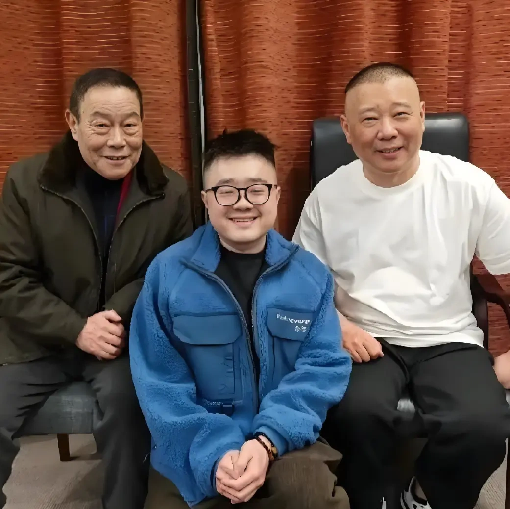 杨威引荐徒弟拜郭德纲，坦言：郭德纲是我佩服的艺术家
