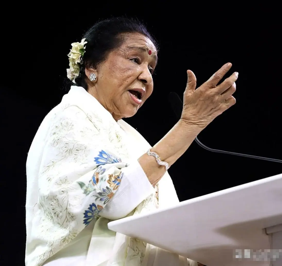 阿莎・博斯勒离世，92 岁多器官衰竭，传奇歌后落幕