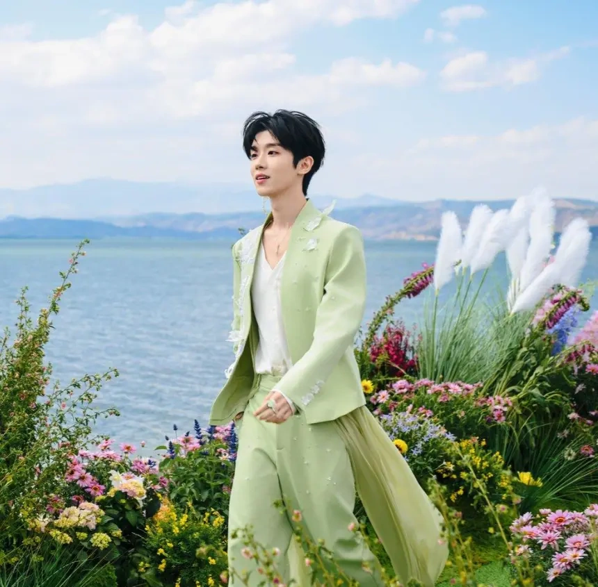 王不染亮相 2026 抖音繁花盛典，山海间绽星光