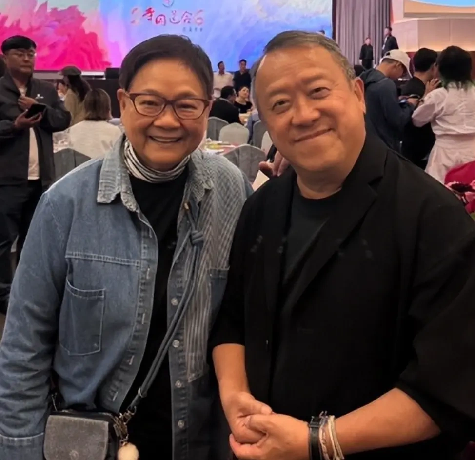 温碧霞邱淑贞同框，整容脸与自然脸差距一目了然