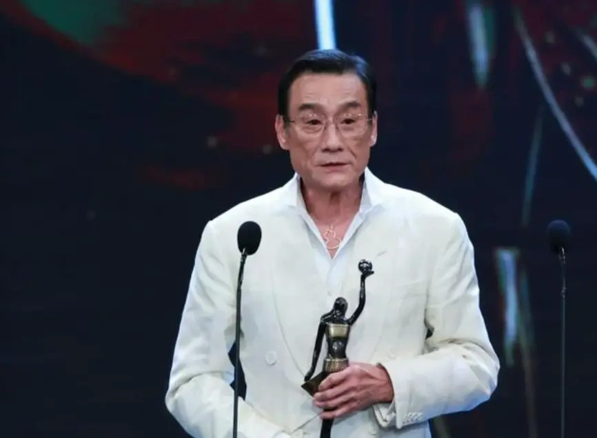 以温柔赴守护，以坚守赴余生，梁家辉与江嘉年的幸福密码