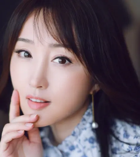 杨钰莹隐瞒 28 年坦白 遗憾未接受毛宁