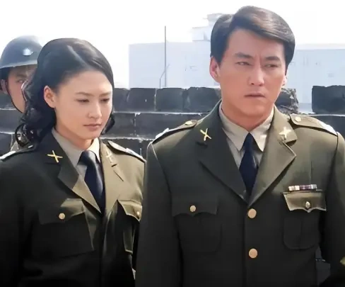 55岁刘小锋近况曝光 娶小16岁朱墨育两子