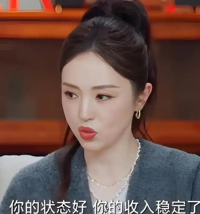 董璇李嘉格观点刷屏：妈妈要把自己放在前面