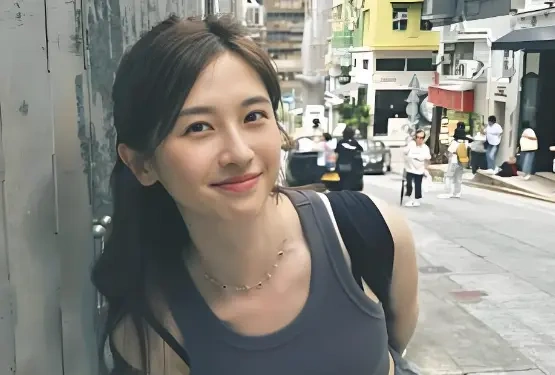 TVB女团综艺大型翻车！港姐冠军怯场，素人靠表情爆火