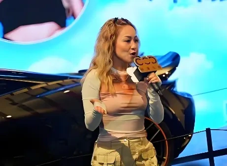 香港女星郑融宣布分手 四年未出新歌