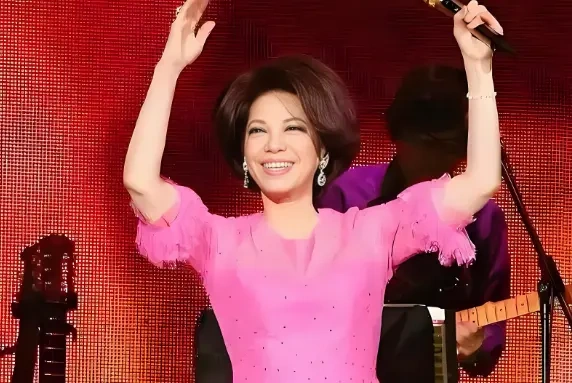音乐节现场触动心声，蔡琴官宣阶段性结束歌唱事业