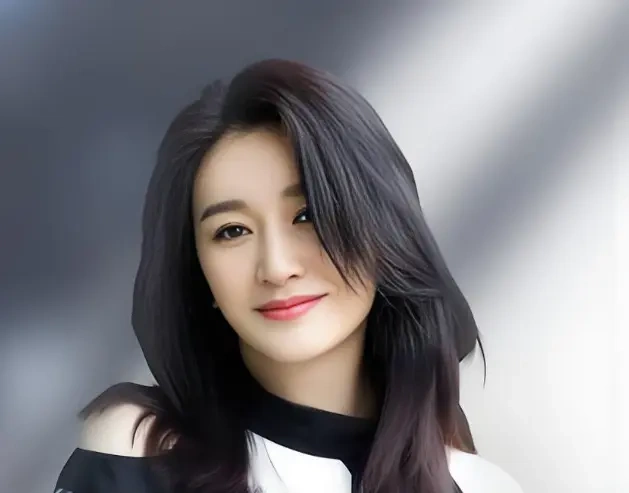 李小冉直播正面回应婚变！当场说清婚姻现状