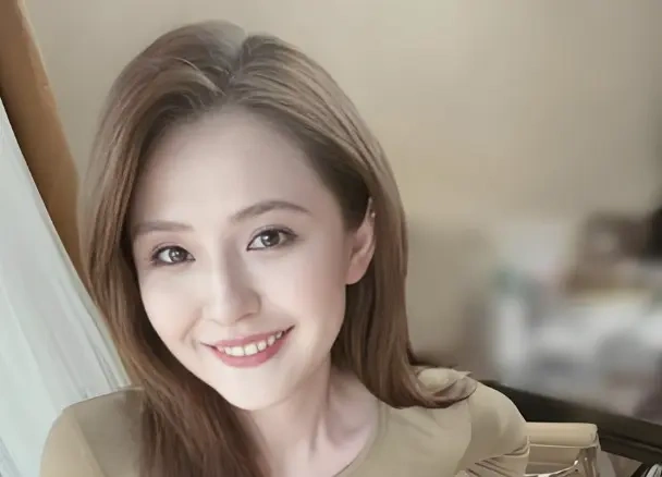 热依扎发文否认生病！为照顾父母女儿暂别演艺圈