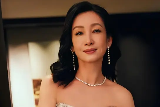 被嘲最丑影后，她凭演技翻盘20年