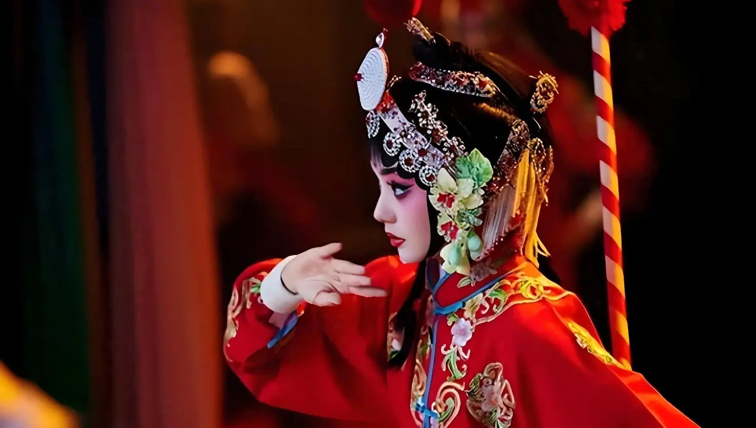 被刘浩存《主角》戏曲造型惊艳！幕后排练专注，灵动身段尽显敬业