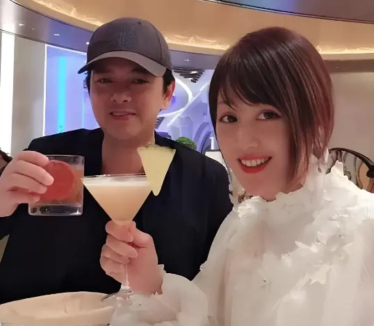 TVB又走一个熟脸，和“古装女神”恩爱30年，秘诀居然是嘴甜