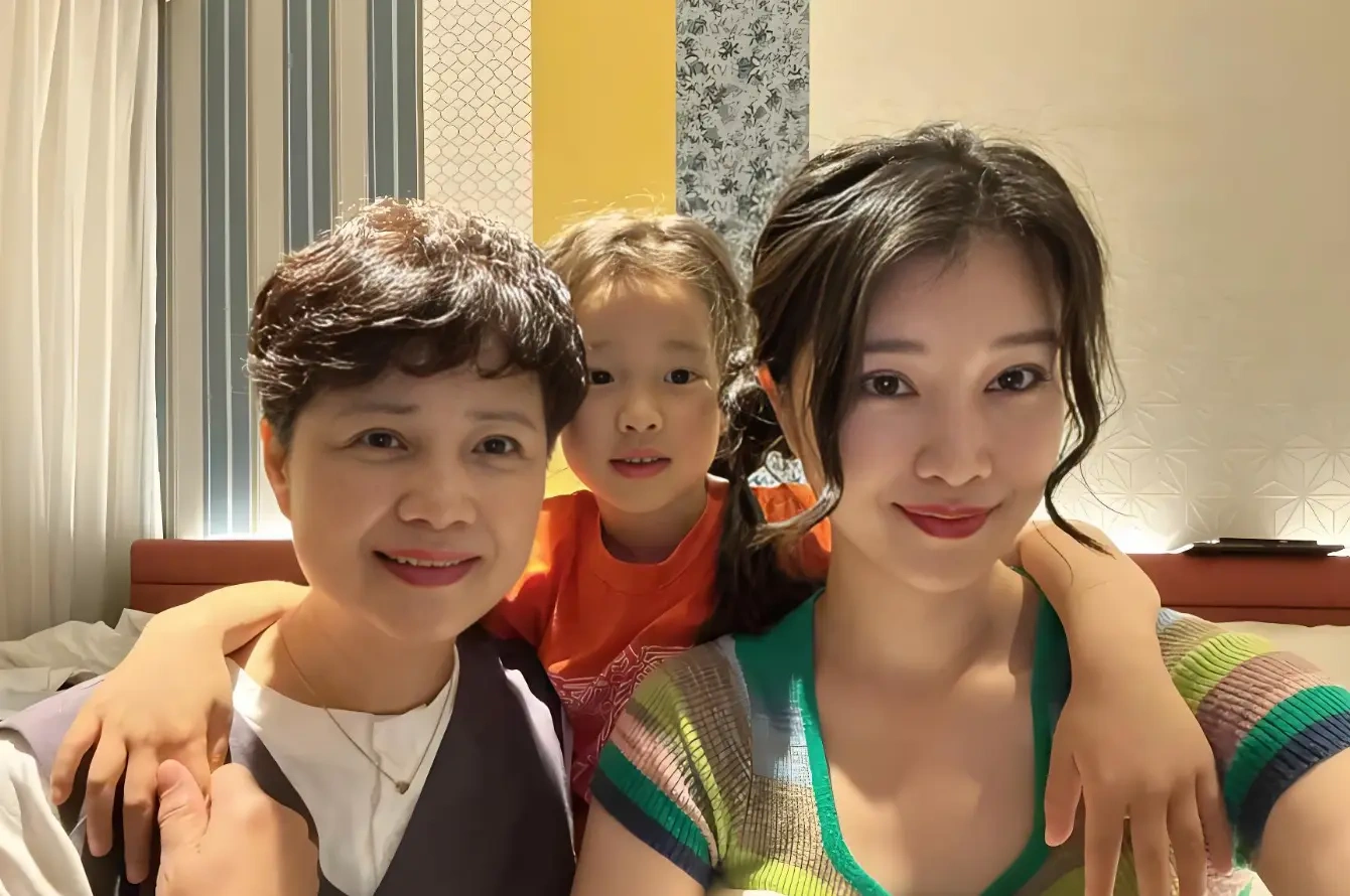 娱乐圈单亲妈妈奚望：拍戏忙缺席陪伴，女儿错把外婆当亲妈