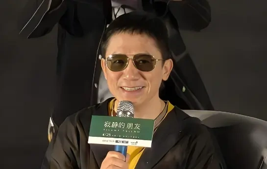梁朝伟南京路演，个子娇小但气场稳，一点不社恐
