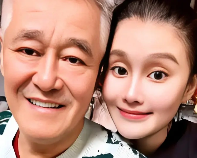 反差太大！赵本山女儿自曝还房贷，不敢乱花钱甚至要攒钱买镯子