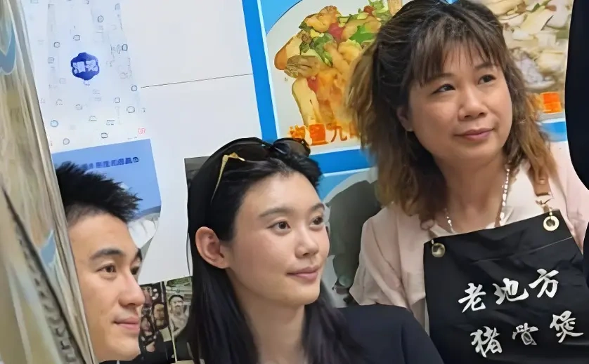 何猷君奚梦瑶和保镖同桌用餐，戴手套吃猪排饭细节引热议