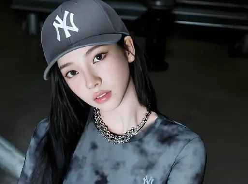 KARINA柳智敏抵沪生图出圈，甜酷私服接地气，全程中文圈粉无数